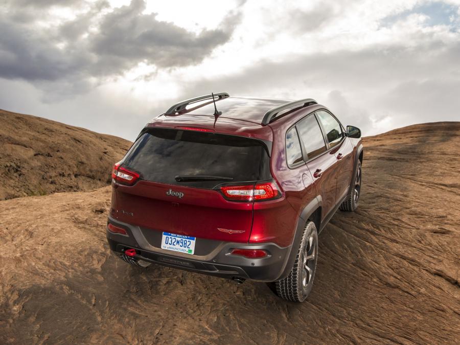  Jeep Cherokee Trailhawk 2013 года  (фото 10 из 31)